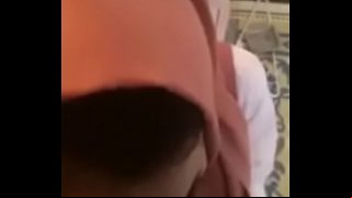 Desi Muslim Bhabhi Giving Blowjob to Her Boyfriend Video