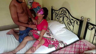 Horny desi aunty seducing young neighbor Video