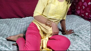 Telugu Bhabhi Fucked Pussy By Her Lover In Home Alone Video